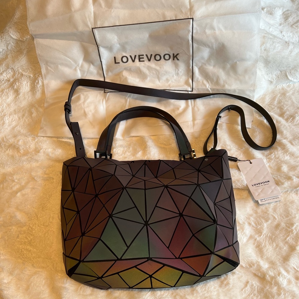 Loveook geometric luminous purse